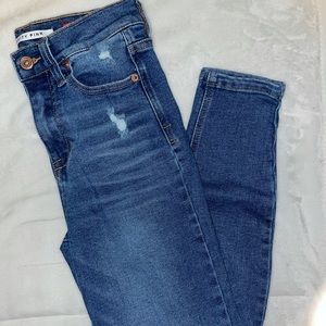 Celebrity pink skinny jeans